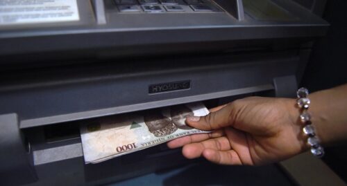 Nigerians Complain As CBN Brings New Cash Withdrawal Policy